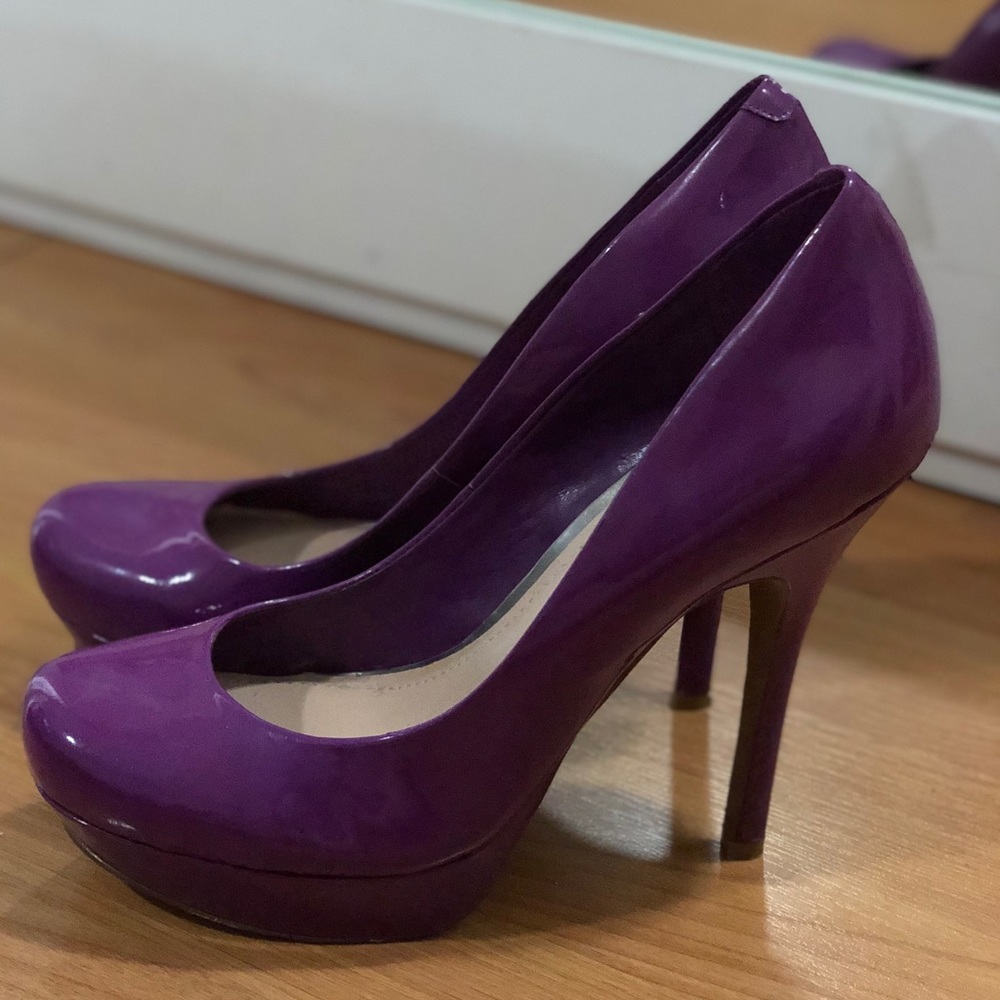 Jessica Simpson pat leather pumps